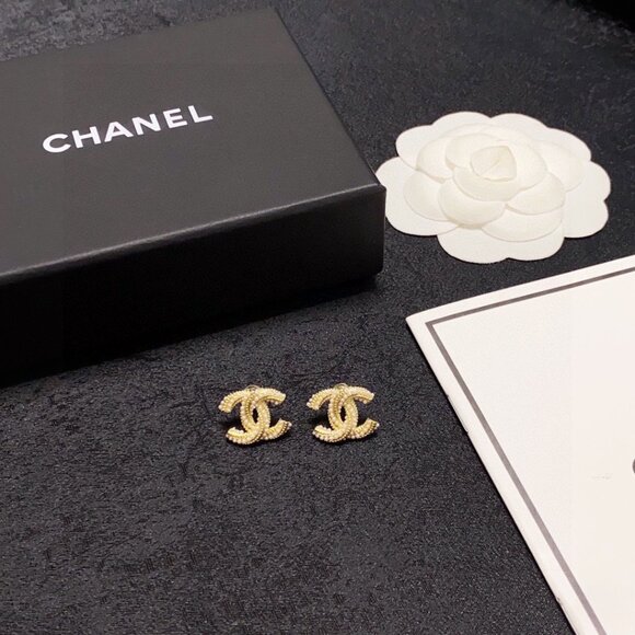 ✨✨Chanel earrings✨✨ - Picture 3 of 7
